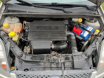 Prodám Ford Fiesta 1,3 (2006, STK 2026, pravidelný servis) - 12