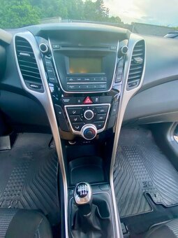 Hyundai i30 Hatchback (2016) 1.6 CRDi 81 kW 1. majitel - 12