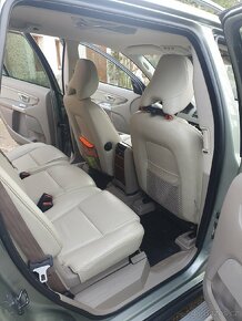 Volvo XC90 4.4i V8 - 12