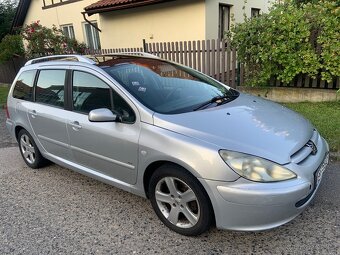 Peugeot 307 SW 2.0 HDI 7 místné. Tažné. Klima. Panorama - 12