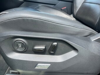 VW TOUAREG 3.0TDI 210kW • RLINE • WEBASTO • MASÁŽE - 12