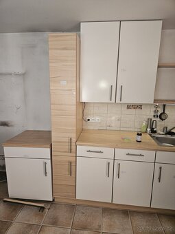Kuchyňská linka se spotřebiči - 12