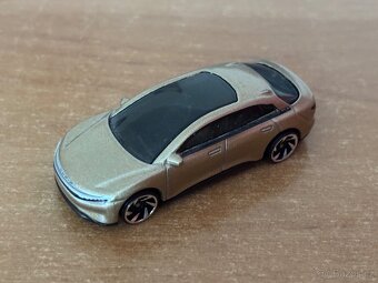 Hot Wheels - 12 autíček dle foto - 12