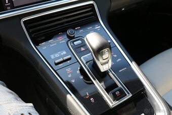 Porsche Panamera 2.9 243KW, DPH, ČR, 4 E-HYBRID - 12