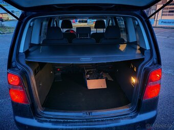 VW Touran DSG, 2.0TDI 103KW r.v.2010 - 12