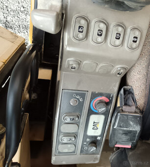 Pásový Bagr CAT 307 B - - 12