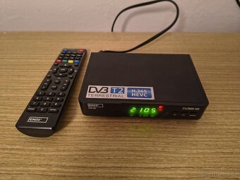 3x starší LCD televize a DVB-T2 Tuner - 12