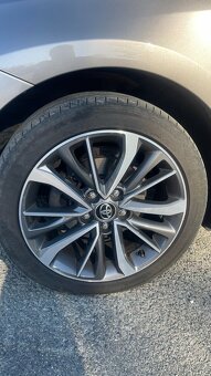 Toyota Auris - 12