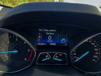 Ford Kuga - 12