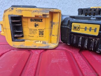 aku vrtačka DeWALT DCD709+akumulátor, baterie DeWALT DCB182 - 12