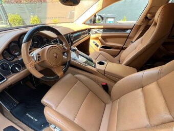 Porsche Panamera Turbo - 12