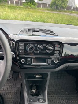 VW UP 1.0 Benzín-CNG - 12