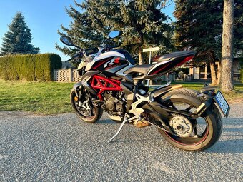 MV AGUSTA BRUTALE 800RR - 12