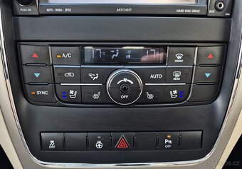 JEEP GRAND CHEROKEE 3.0CRD 177KW 1 MAJITEL FULL VÝBAVA - 12