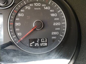Audi A3 Sportback 2.0 TDi 103kW Common Rail - 12