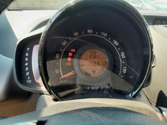 Toyota Aygo 1.0 VVT-i 53KW serviska 2x klíč TOP výbava - 12