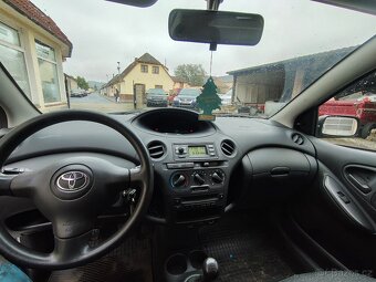 Toyota Yaris 1.0 - 12