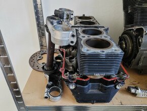 SUZUKI GSX-R 750 GR75A náhradní díly - 12