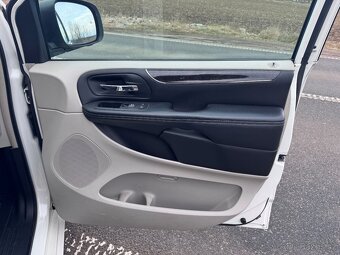 Chrysler Town Country 3,6 2x DVD RT Kůže 2011 - 12