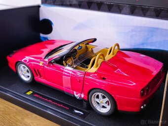 Modely Ferrari 1:18 HotWheels ELITE - 12