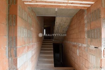 PRODEJ HRUBÉ STAVBY RODINNÉHO DOMU 281 M2, NA POZEMKU 534 M2 - 12