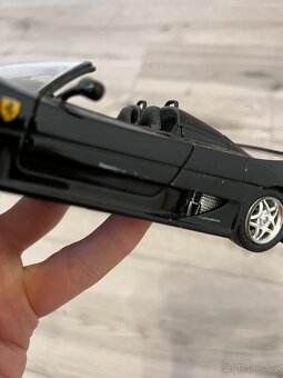 Bburago 1:24 sbírka 3x modelu aut lehce poškozené - 12