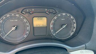 Škoda Octavia II 1.6 FSI 85kW - 12