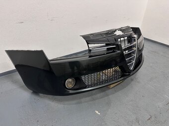 Alfa Romeo 159 přední část vozidla kapota nárazník světla - 12