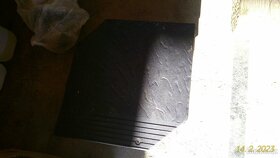 Kabel k míchačce, žárovky,dráty,sloupky,prkna trámky - 12