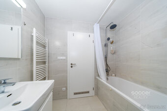 Prodej bytu 4+kk/sklep/garážové stání/balkon, 104m2, ul. Nep - 12
