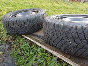 Zimní pneu na discich 215/55 R16 - 12