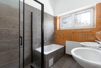 Pronájem bytu 3+1 150 m2 - 12