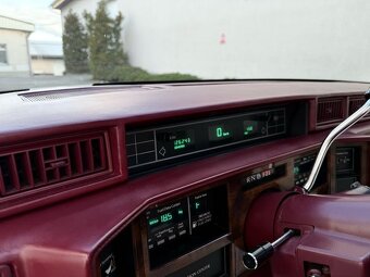 Na prodej: Cadillac DeVille Presidential (1991) - 12