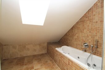 Pronájem mezonetového bytu 3+kk, 159 m2, Praha 2  Vinohrady - 12