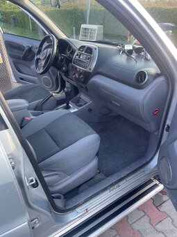 Toyota RAV4 2.0i 110kw 4x4 - 12