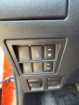 Toyota Hilux Double Cab - PLNÁ VÝBAVA - 12