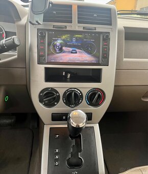 JEEP PATRIOT 2,4 benzín - 12