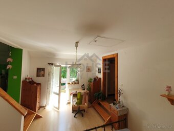 Prodej rodinného domu 7+kk, 206 m2, Sluštice, Praha - východ - 12