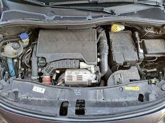 Peugeot 2008 11/2018,benzin 130 koní, 58 tkm,udržovaný - 12