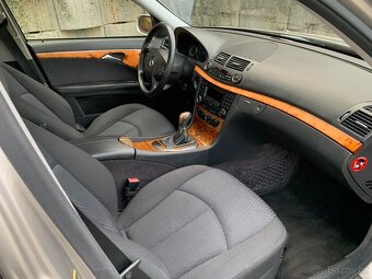 Mercedes - Benz  E 240i  Elegance  Manuál - 12