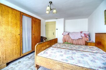 Rodinný dům 5+1 u zámecké zahrady, obec Dobřenice. - 12