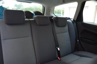 Ford Focus MK2 kombi 1,6 benzin 85kW - 12