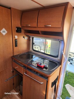 Na prodej: Dvouosý karavan LMC 570 – plně soběstačný, ideáln - 12