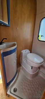 Dobře udržovaný karavan Bürstner Fun 420 TN až pro 4 osoby - 12