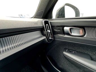 Volvo XC40, D4 140 KW Drive-E R-Design AWD | Nezav. Topení - 12