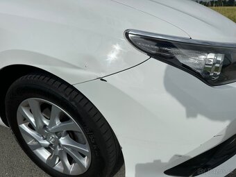 Toyota Auris 1.6 benzin. Manual. 89000 km - 12