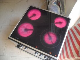 VESTAVNÝ ELEKTRICKÝ SKLOKERAMICKÝ SPORÁK SIEMENS,NEREZ+ZRCAD - 12