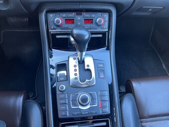 Audi S8, 5.2 V10 331kW QUATTRO - 12