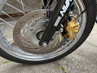 Triumph Bonneville T100 (2012) - 12