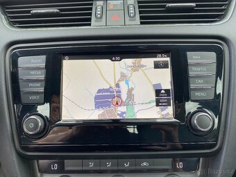 Škoda Octavia 1.6 TDi DSG Navigace, Tempomat - 12